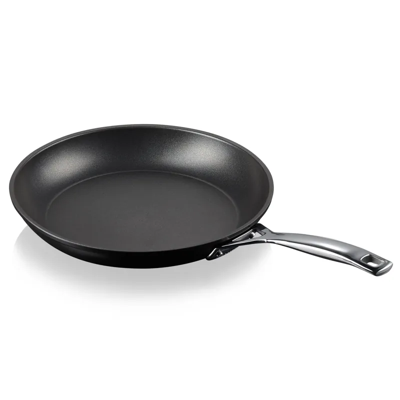 Seasonal Sale Le Creuset aluminum frying pan, 4.5x24 cm