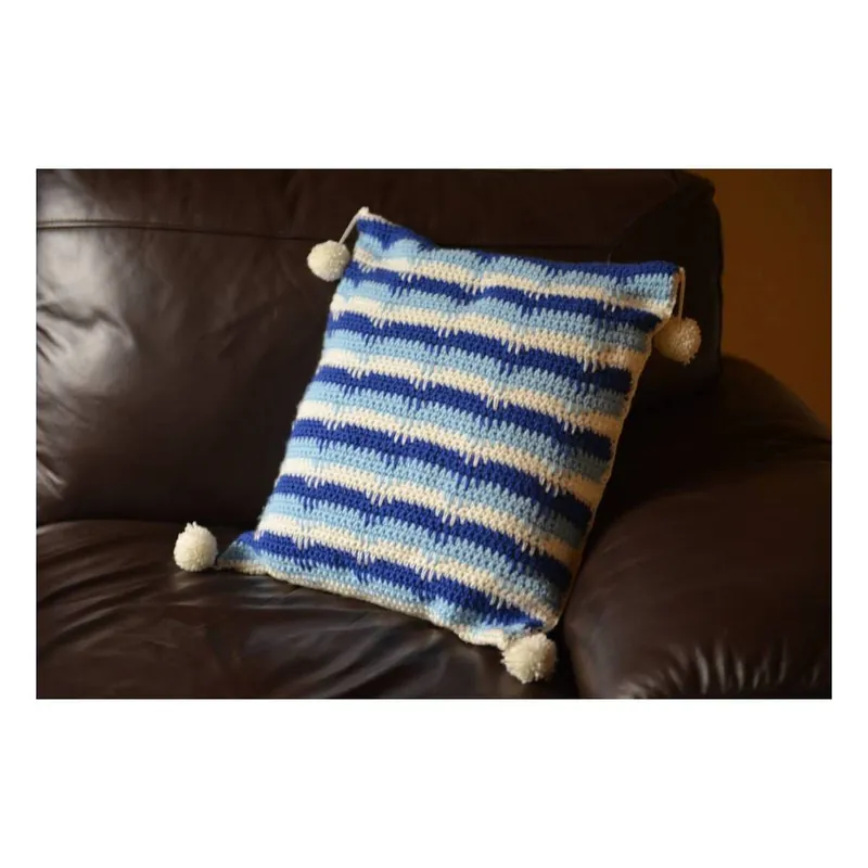 Get Yours FREE PATTERN Crochet a Cushion Cover Pattern