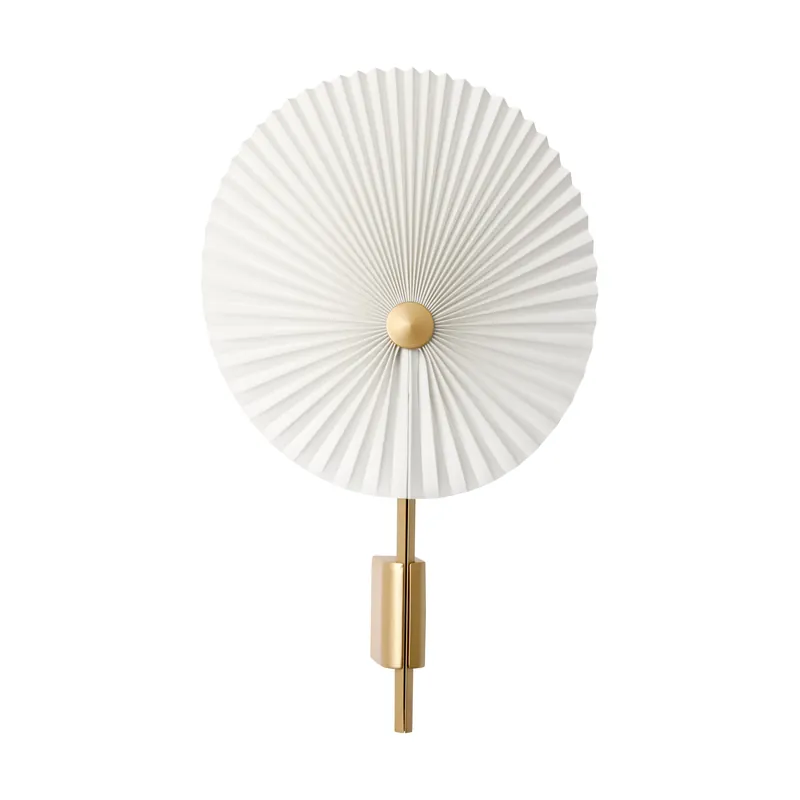 Affordable Liris wall lamp, Brass
