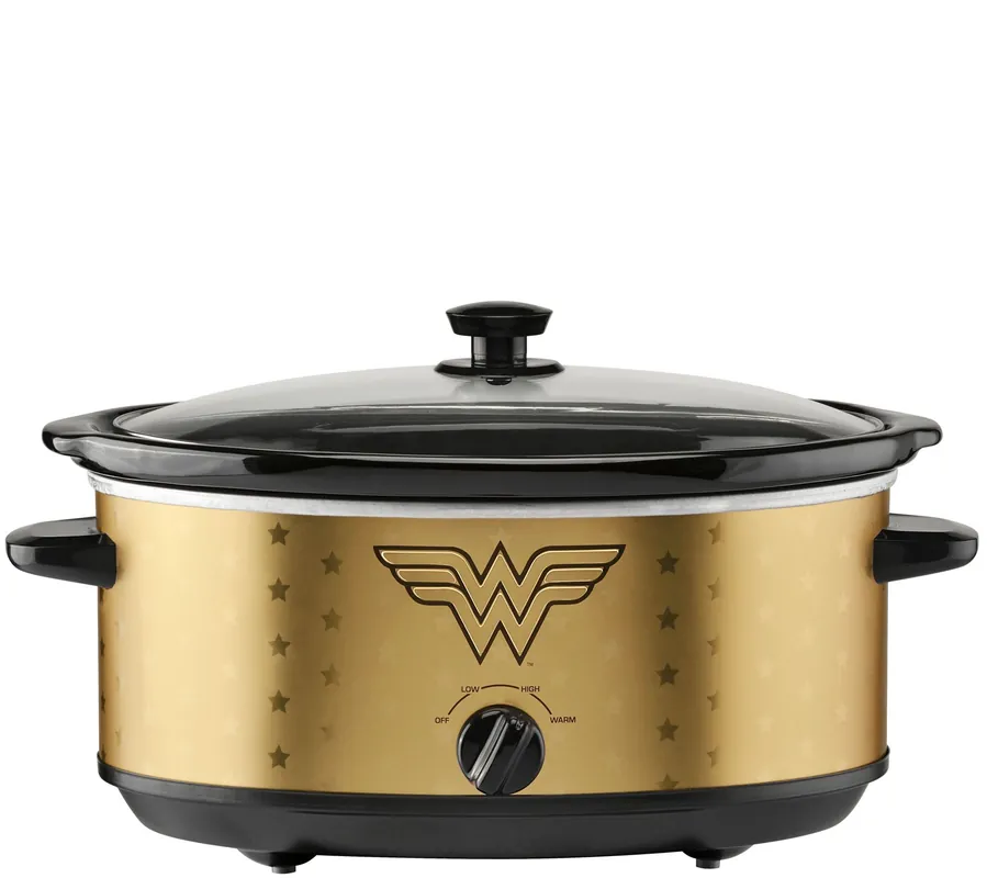 Modern DC Comics Wonder Woman 7-qt Oval Slow Cooker